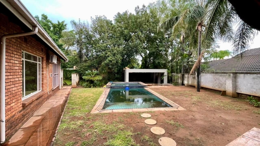 5 Bedroom Property for Sale in Safari Gardens North West